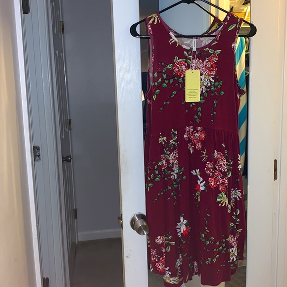 Cute Longyuan dress. New with tags, never worn - Picture 3 of 3